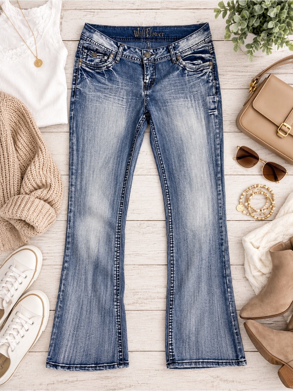 WallFlower Y2K Bootcut Jeans Faded Embroidered Flap Pocket 38x32.5